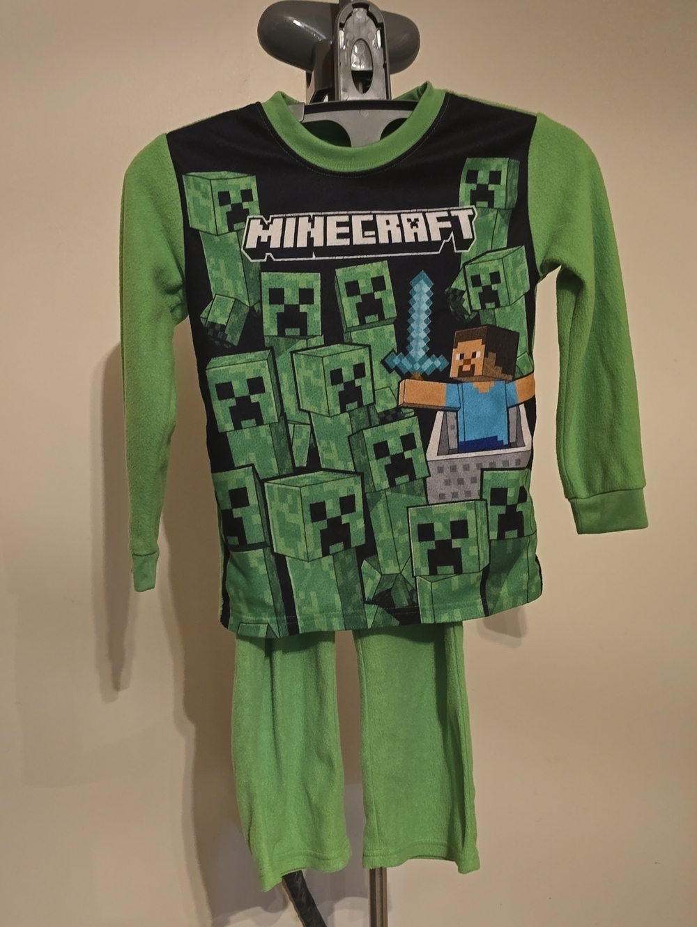 Minecraft Kids Green Creeper Graphic Pajama Set